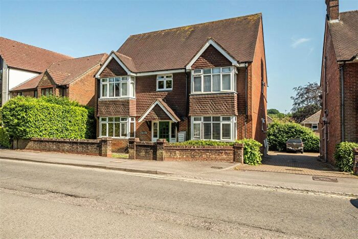 Studio To Rent In Liphook Road, Haslemere, GU27