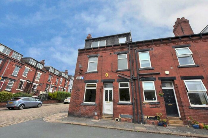 3 Bedroom Terraced House To Rent In Vesper Grove, Kirkstall, Leeds, LS5