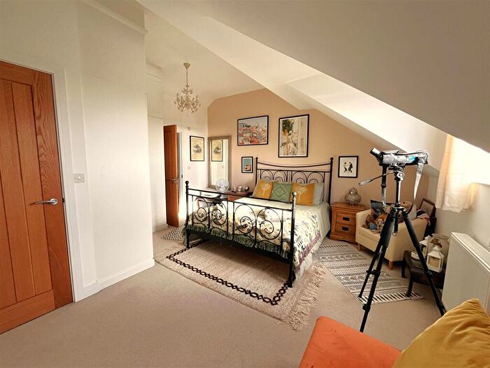3 Bedroom Town House For Sale In Thumb Lane, Weston, Portland, DT5