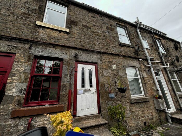 1 Bedroom Flat To Rent In Mains Street, Beith, KA15