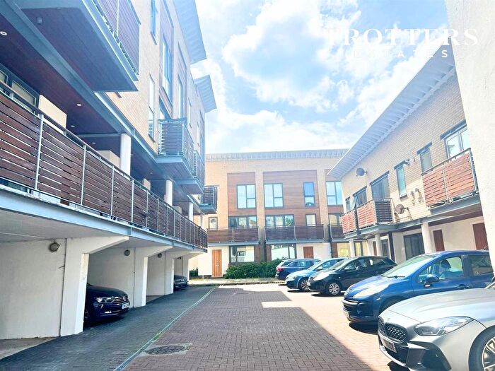 2 Bedroom Terraced House To Rent In Acre Lane, London, SW2