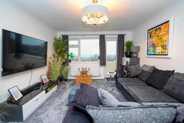 2 Bedroom Flat To Rent In Redhill Drive, Bournemouth, BH10