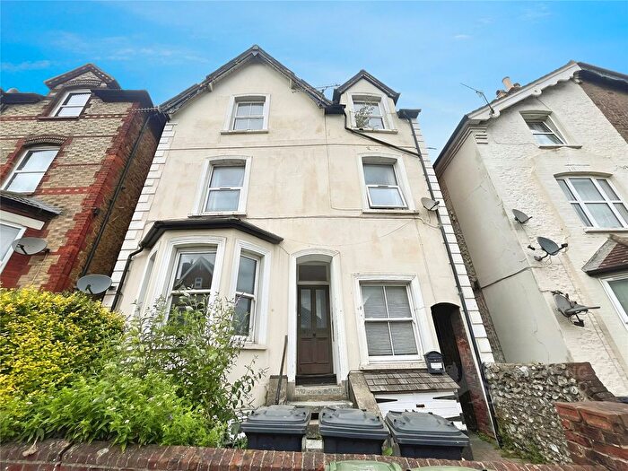 2 Bedroom Flat To Rent In Farnham Road, Guildford, Surrey, GU2