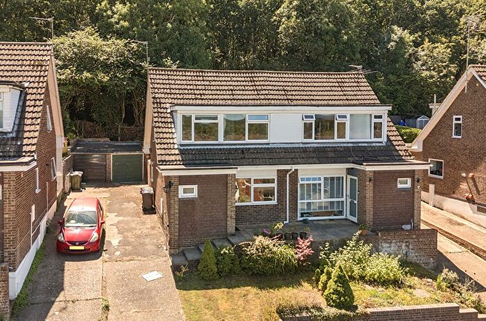 3 Bedroom Semi Detached House For Sale In Guildford, Surrey, GU3