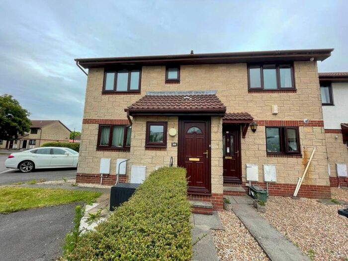 1 Bedroom Flat To Rent In Appletree Court, Worle, Weston-Super-Mare BS22
