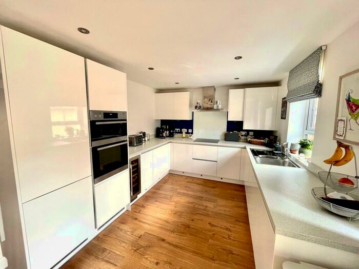 4 Bedroom House To Rent In Clos Glascoed, Dinas Powys, CF64