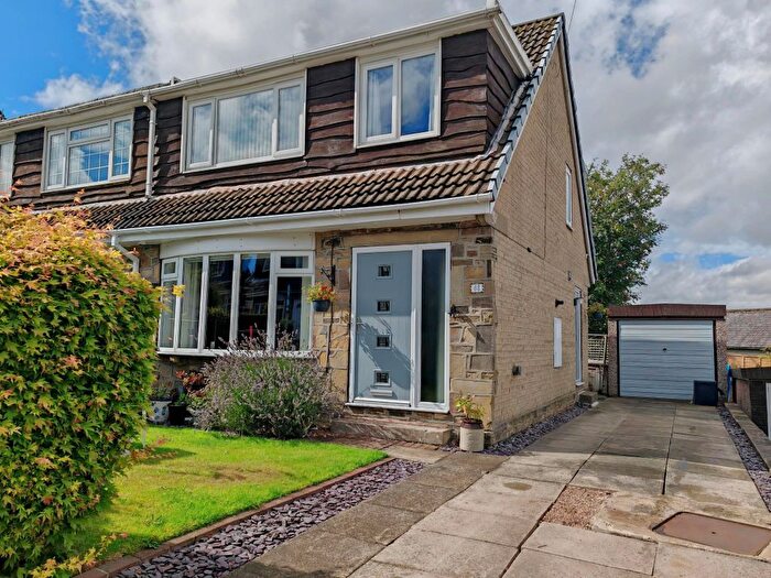 3 Bedroom Semi-Detached House For Sale In Foster Park Road, Bradford, BD13
