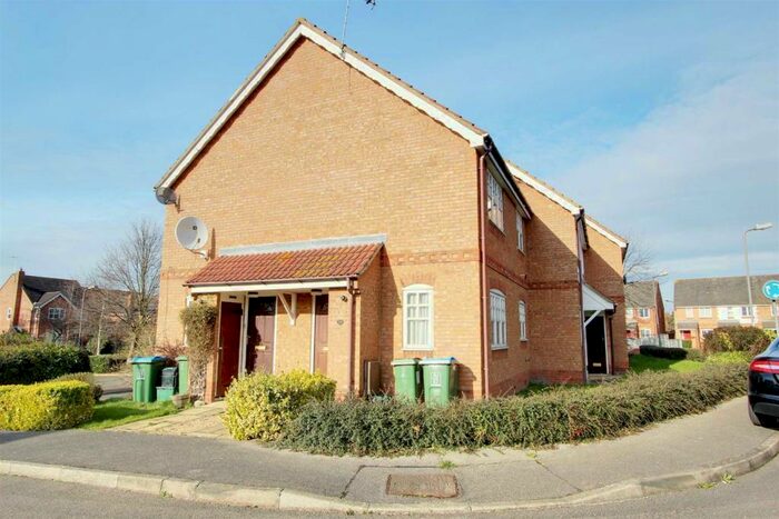 1 Bedroom Semi-Detached House To Rent In Holly Drive, Aylesbury, HP21