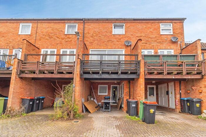 3 Bedroom Mews For Sale In Fletchers Mews, Neath Hill, Milton Keynes, Buckinghamshire, MK14