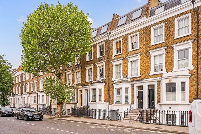 2 Bedroom Flat To Rent In Harwood Road, Fulham, London, SW6