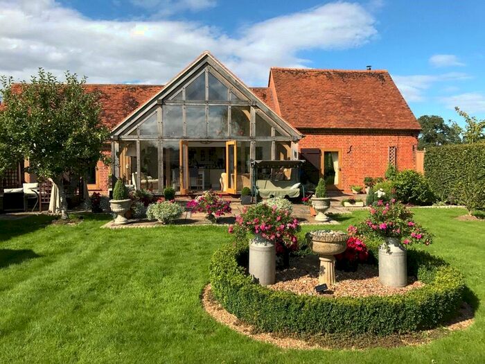 4 Bedroom Detached House For Sale In Wheatlands Lane, Newbury, Berkshire, RG20