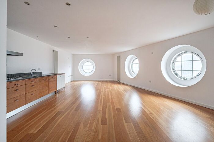 2 Bedroom Flat For Sale In Mumfords Mill, Greenwich, SE10