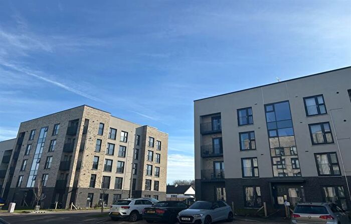 3 Bedroom Apartment To Rent In Kane Neuk, Edinburgh, EH16