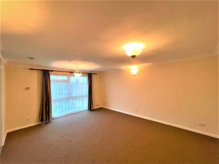 2 Bedroom Property To Rent In Amhurst Road, London, E8