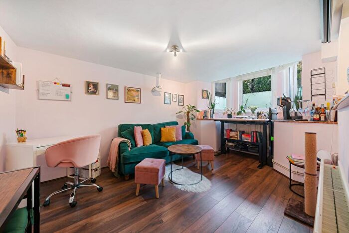 1 Bedroom Apartment To Rent In St. John's Villas, London, N19