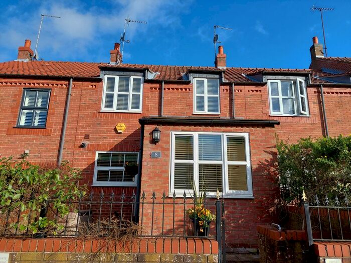 3 Bedroom Mews To Rent In Taylors Rise, Walkington, HU17