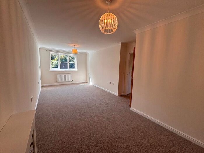 2 Bedroom Apartment To Rent In Station Approach West, Redhill, RH1