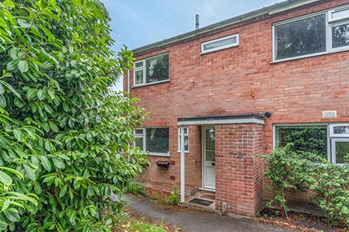 3 Bedroom Semi-Detached House To Rent In Bromfield Road, Southcrest, Redditch, B97