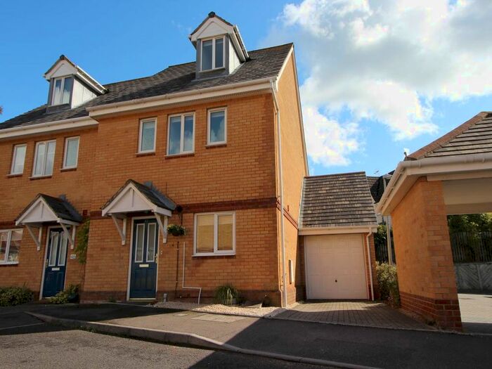 4 Bedroom Property To Rent In Doulton Gardens, Whitecliff, Poole, BH14