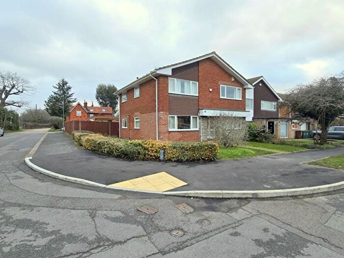 4 Bedroom Detached House For Sale In Albury Drive, Pinner, HA5