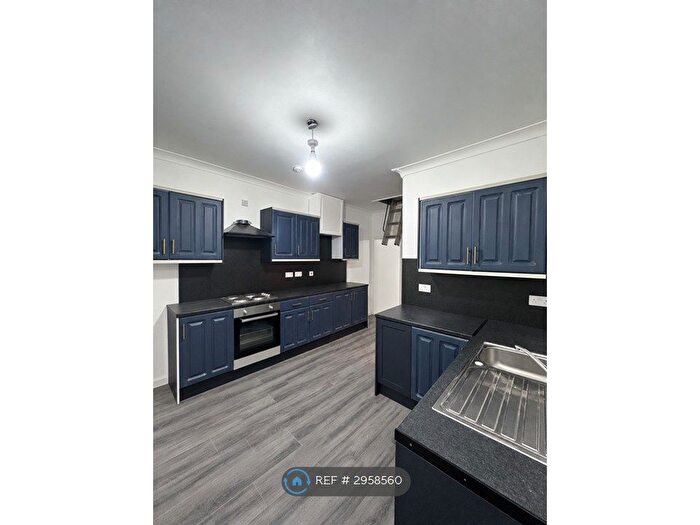 2 Bedroom Maisonette To Rent In Cherry Tree Lane, Rainham, RM13
