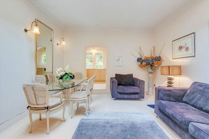 2 Bedroom Semi-Detached House To Rent In Frognal, Hampstead, NW3