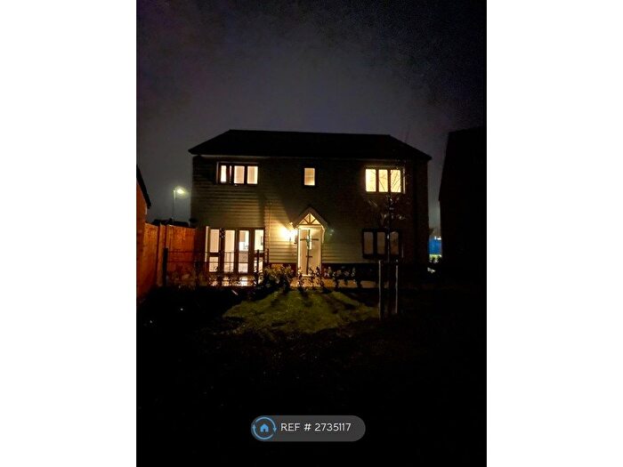 2 Bedroom Maisonette To Rent In Stanley Wilks Crescent, Chelmsford, CM1