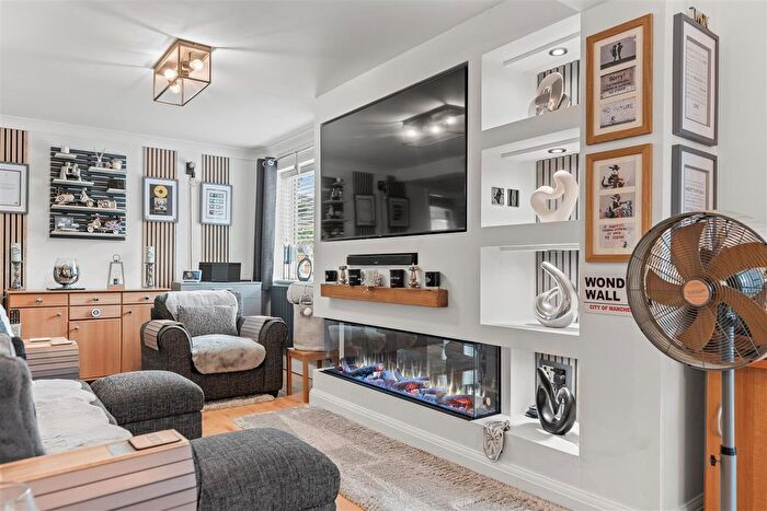 2 Bedroom Flat For Sale In Church Street North, Old Whittington, Chesterfield, S41