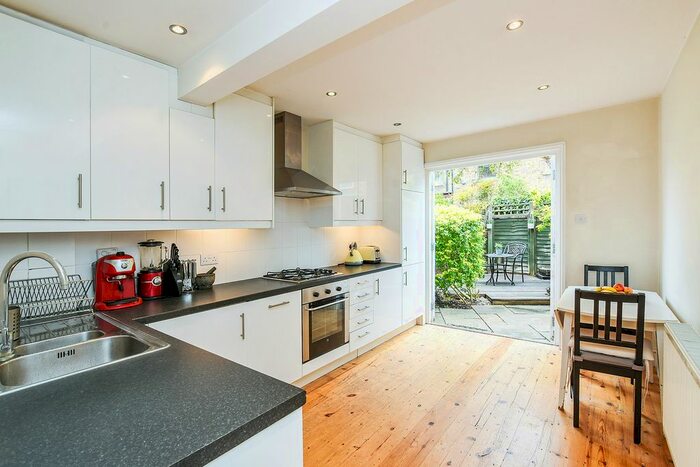 1 Bedroom Flat To Rent In Venetia Road, Ealing, London, W5
