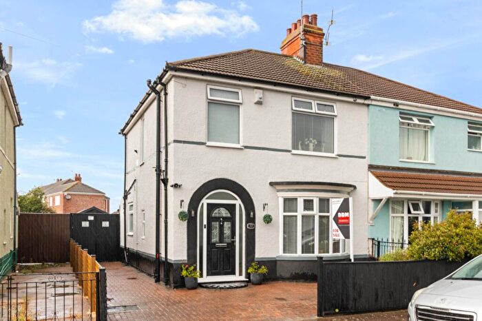 3 Bedroom Semi-Detached House For Sale In Miller Avenue, Grimsby, DN32