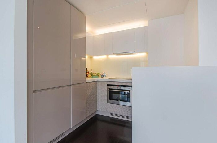 2 Bedroom Flat To Rent In Pan Peninsula Square, Canary Wharf, London, E14