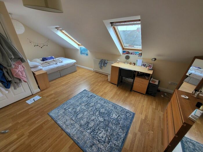 6 Bedroom Maisonette To Rent In Shortridge Terrace, Newcastle Upon Tyne, NE2