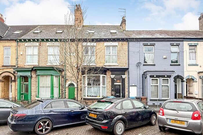 5 Bedroom Terraced House For Sale In Albany Street, Hull, HU3