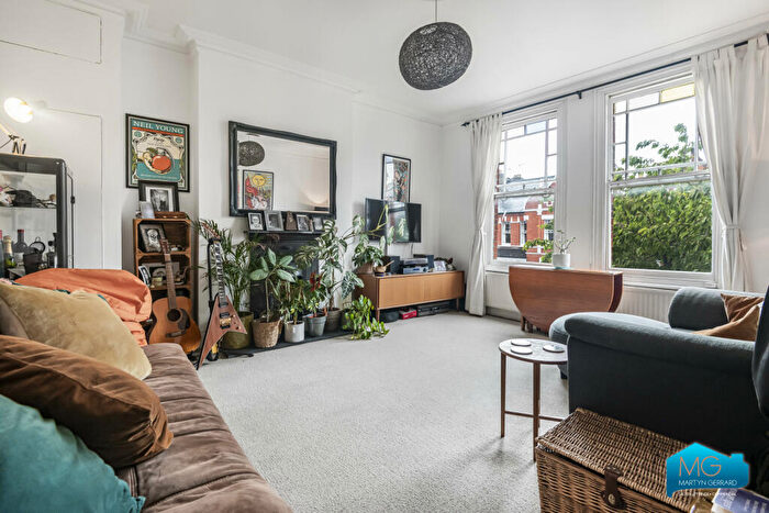 1 Bedroom Apartment To Rent In Fairfield Road, Crouch End, London, N8