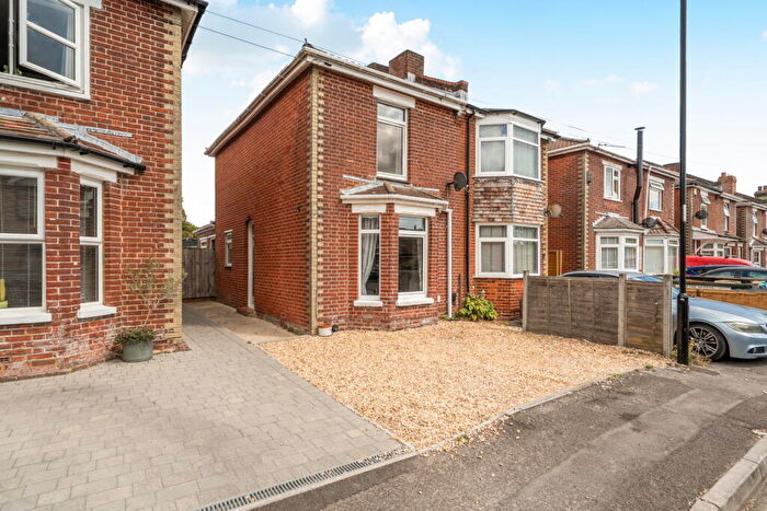 2 Bedroom Semi-Detached House For Sale In Loane Road, Southampton, SO19