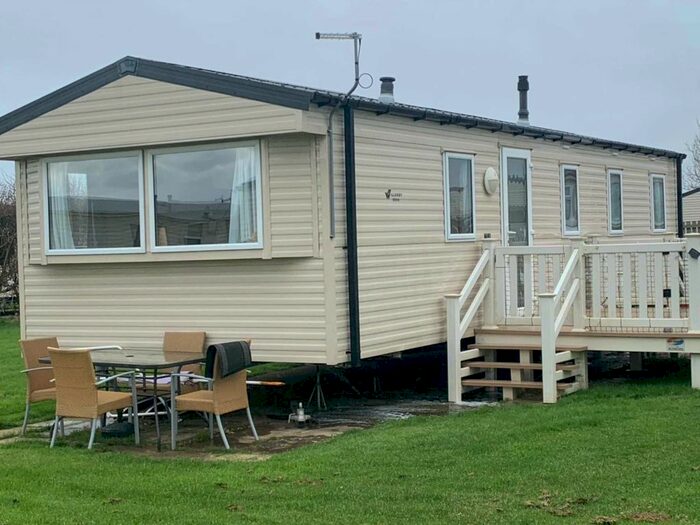 3 Bedroom Park Home For Sale In Waxholme Road, Withernsea, HU19