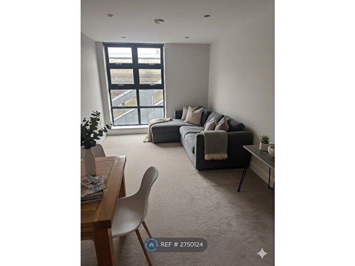 2 Bedroom Flat To Rent In The Magdalen, London, SW18