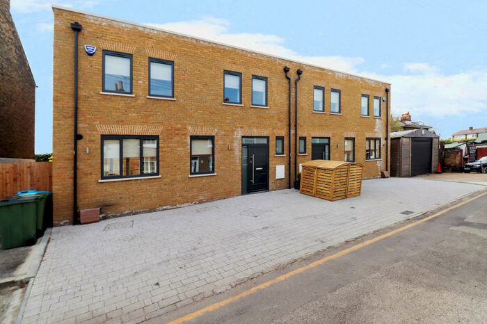 3 Bedroom Semi-Detached House To Rent In Sun Lane, London, SE3