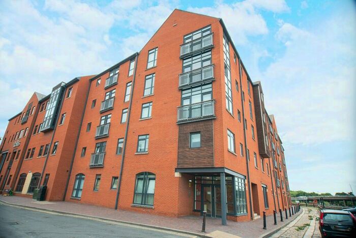 1 Bedroom Flat To Rent In High Street, Hull, East Riding Of Yorkshire, HU1