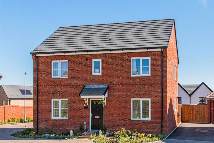 3 Bedroom House For Sale In Martingale Street, Wellingborough, NN8