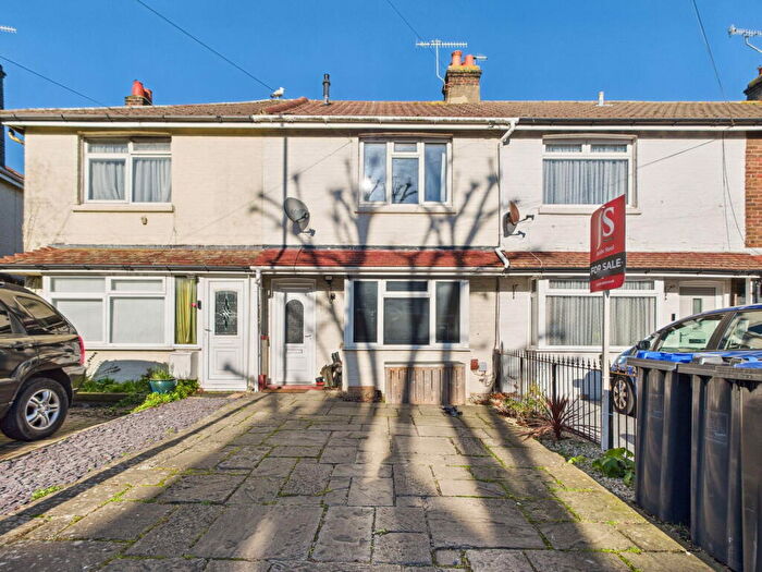 2 Bedroom Terraced House For Sale In Leigh Road, Worthing, BN14
