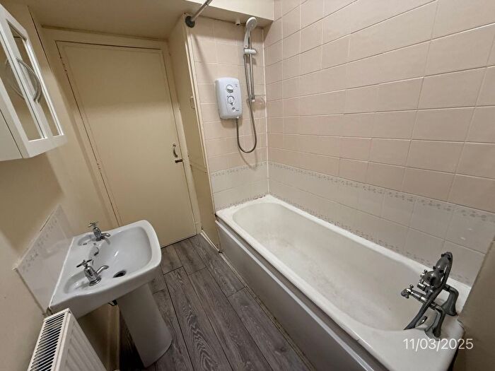 1 Bedroom Flat To Rent In Howburn Place, Ground Floor Right, Aberdeen, AB11