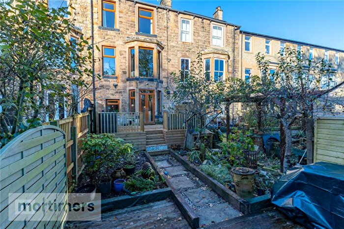 4 Bedroom Terraced House For Sale In Queen Street, Padiham, Burnley, Lancashire, BB12