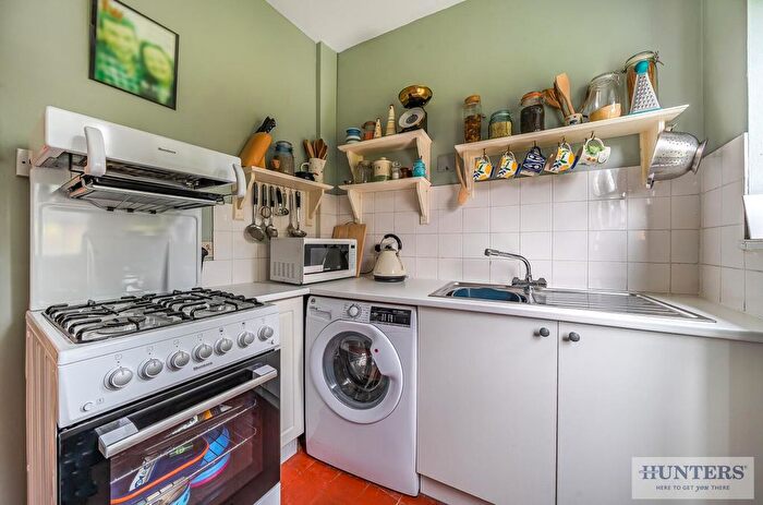3 Bedroom End Of Terrace House For Sale In Bostall Lane, London, SE2