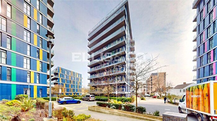 2 Bedroom Flat For Sale In Hatton Road, Wembley, HA0