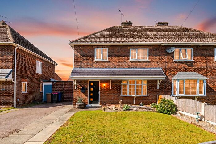 3 Bedroom Semi Detached House For Sale In Sandiway, Irlam, M44