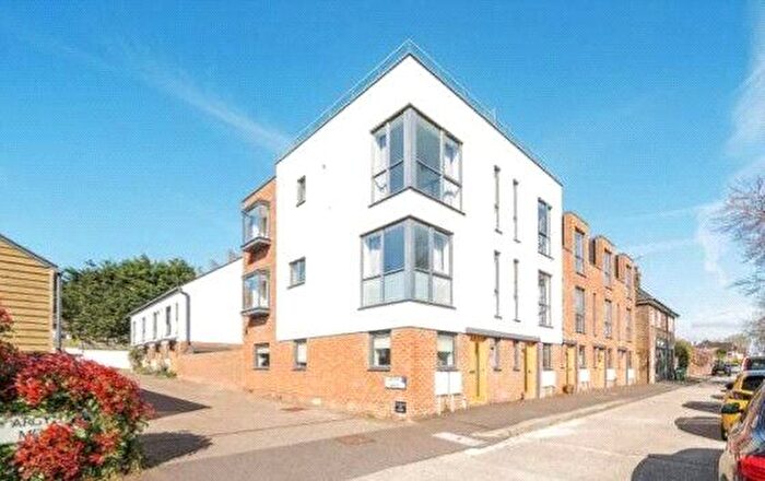 4 Bedroom End Of Terrace House To Rent In Findon Road, Worthing, West Sussex, BN14