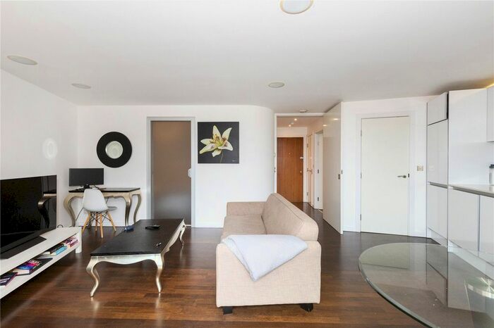 1 Bedroom Flat To Rent In Islington On The Green, A Islington Green, Angel, Islington, London, N1