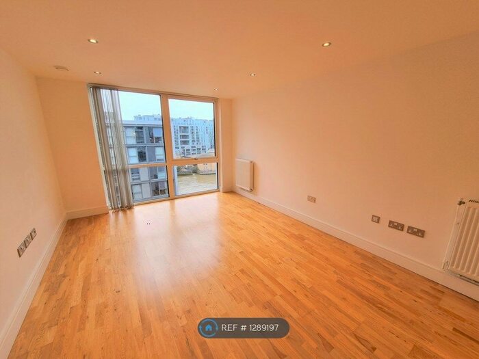 2 Bedroom Flat To Rent In Beacon Point, London SE10