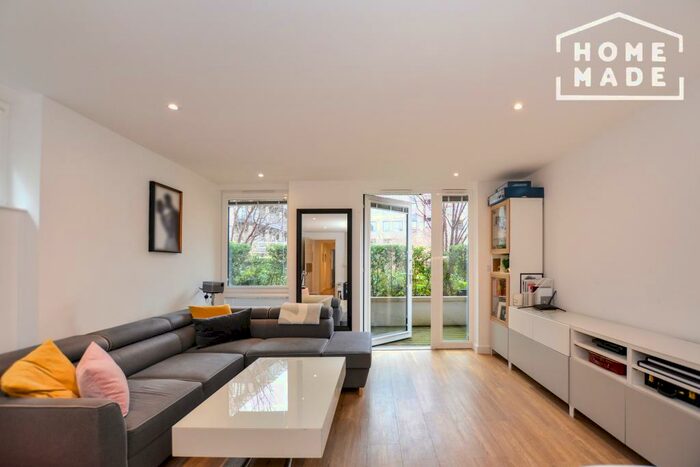 3 Bedroom Maisonette To Rent In Ashton Reach, SE16